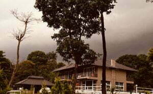 private-luxury-villa-in-coorg-coffee-estate-evening-monsoon