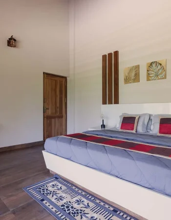 Private-pool-villa-coorg-nysa-estate-luxury-bedroom